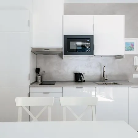 The Bell Tower - Center Apartment *